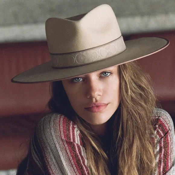 Hat that is actually style. Suitable to add to any look! 10 Fool-Proof Hats That Will Turn You Into a Hat Person main image 2
